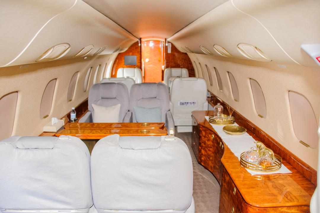 Cabin interior of the Embraer Legacy 600, 5N-FZE